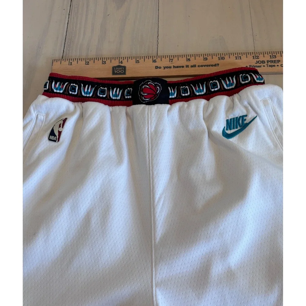 Nike Vancouver Grizzlies NBA Hardwood Classics White Mesh Shorts Mens L 14/16